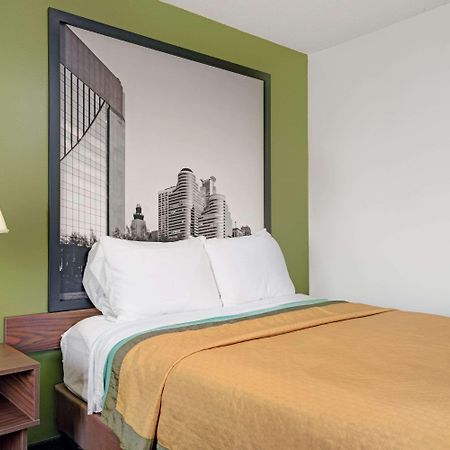 Super 8 By Wyndham Buffalo Exterior photo
